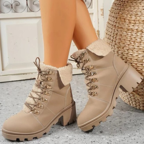 Sherpa booties ankle boots apricot beige lace tie women’s 7 NWT - Picture 2 of 3